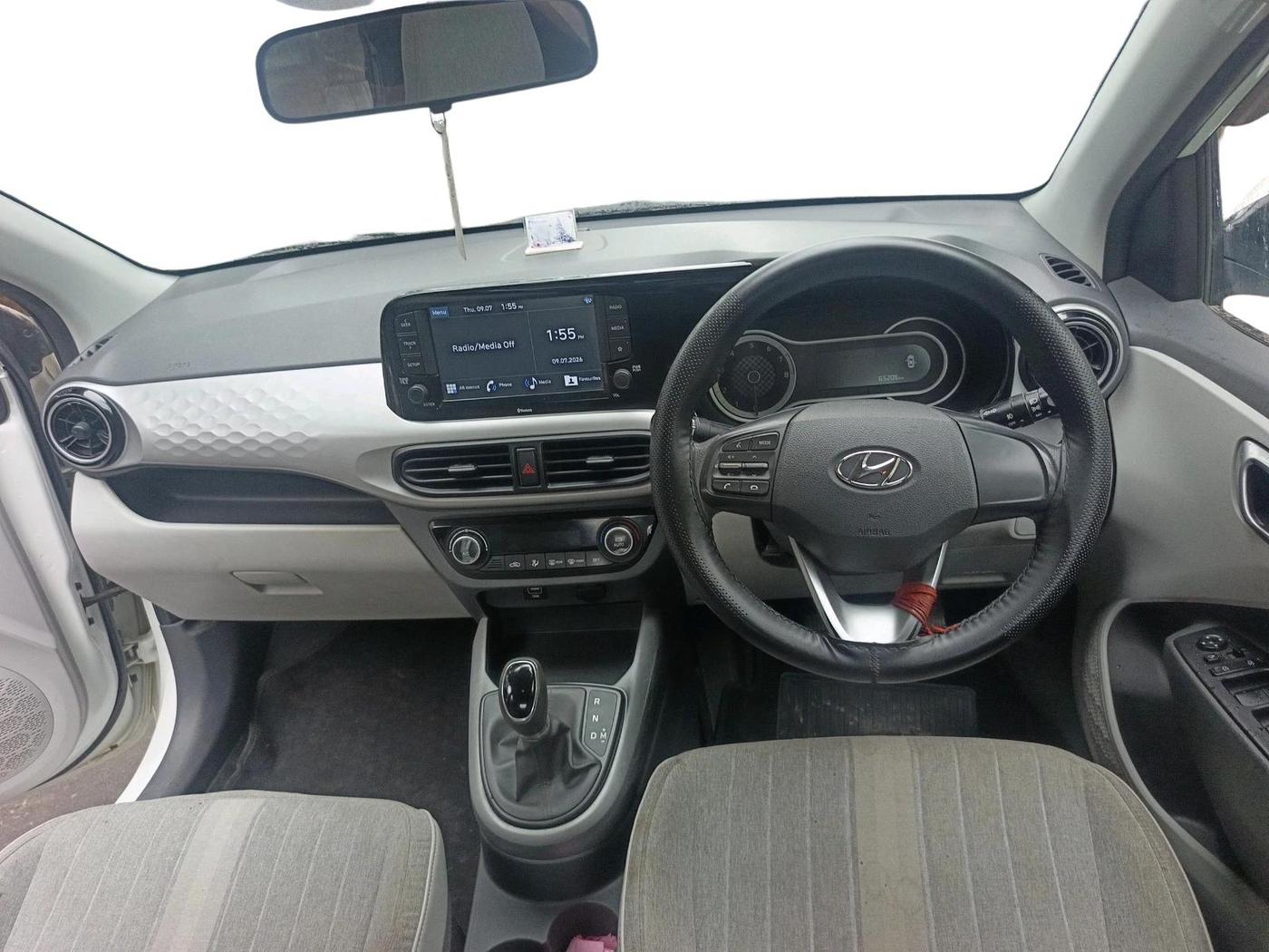 2020 Hyundai Grand i10 SPORTZ AT 1.2 KAPPA VTVT, Petrol, Automatic, 65,206 km, interior
