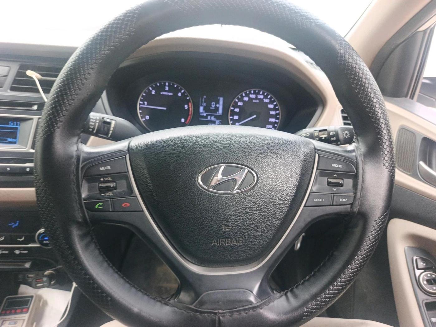 2015 Hyundai Elite i20 SPORTZ 1.4 CRDI, Diesel, Manual, 1,27,674 km, interior