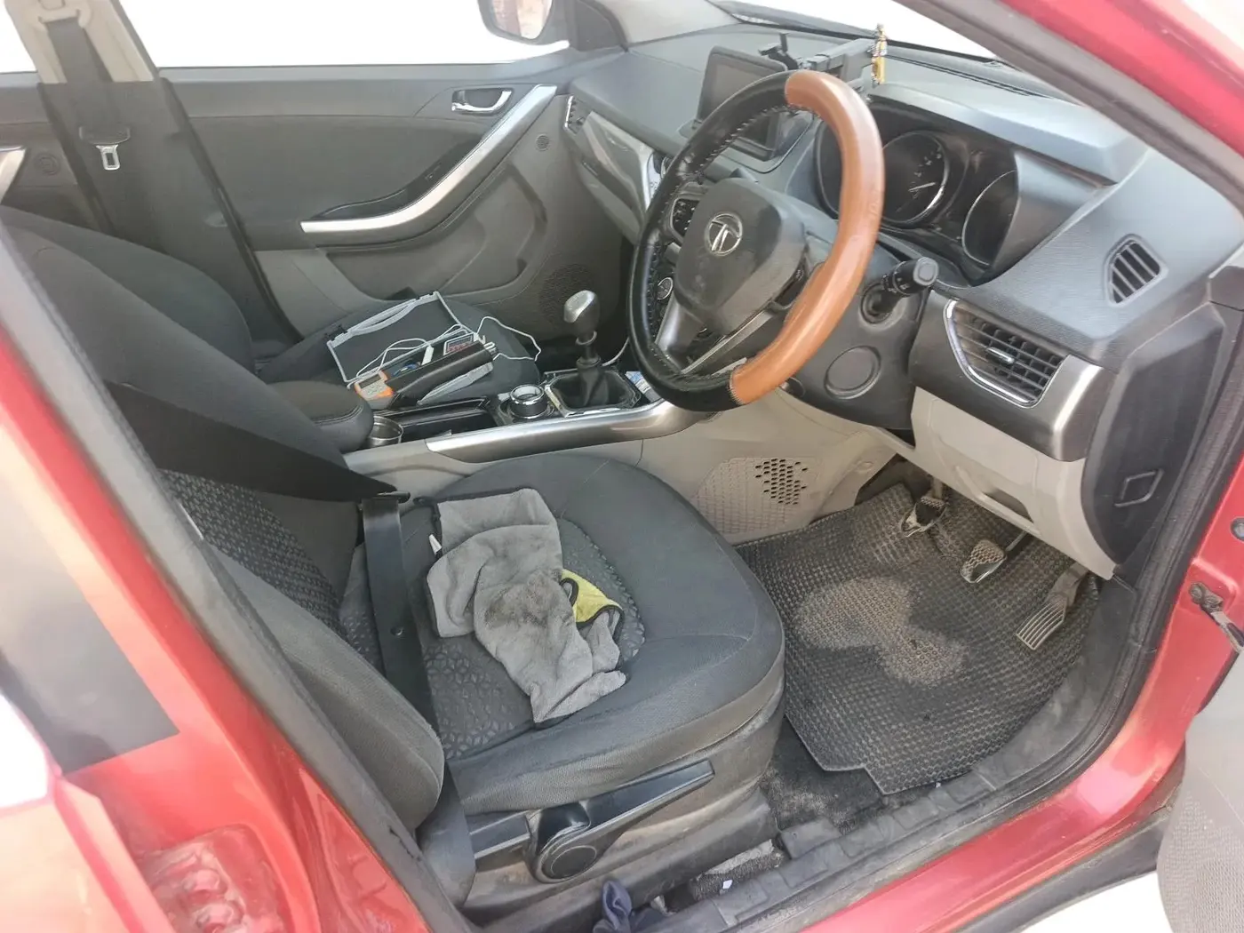 2017 Tata NEXON XZ PLUS DIESEL, Diesel, Manual, 1,53,913 km, interior