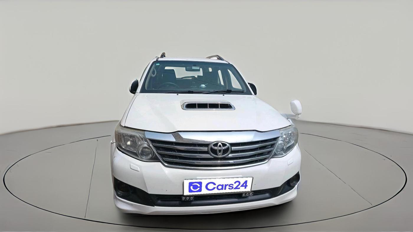 2014 Toyota Fortuner 3.0 4X2 MT, Diesel, Manual, 1,12,468 km, exterior