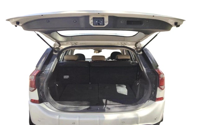 2018 Mahindra XUV500 W7, Diesel, Manual, 1,59,256 km, exterior