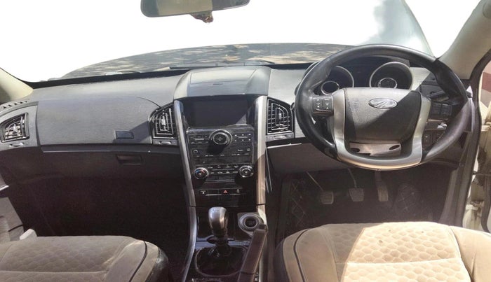 2018 Mahindra XUV500 W7, Diesel, Manual, 1,59,256 km, interior