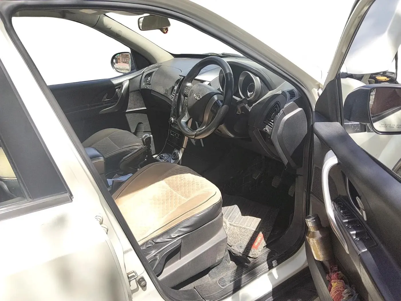 2018 Mahindra XUV500 W7, Diesel, Manual, 1,59,256 km, interior