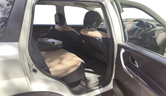 2018 Mahindra XUV500 W7, Diesel, Manual, 1,59,256 km, interior