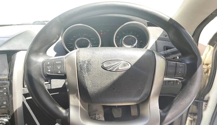 2018 Mahindra XUV500 W7, Diesel, Manual, 1,59,256 km, interior