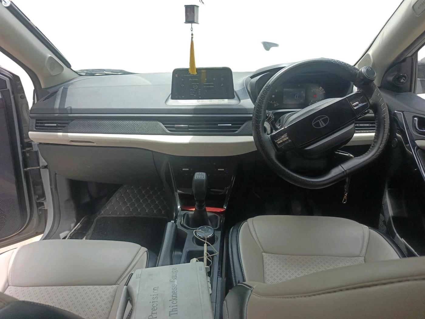 2024 Tata NEXON PURE SUNROOF 1.2 PETROL, Petrol, Manual, 39,124 km, interior