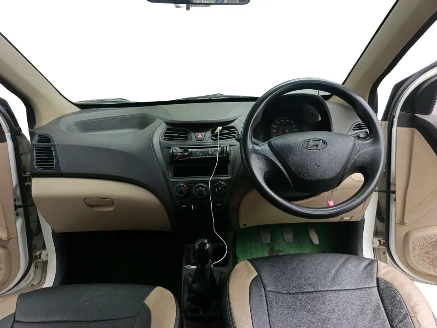 2013 Hyundai Eon D-LITE+, Petrol, Manual, 1,15,168 km, interior