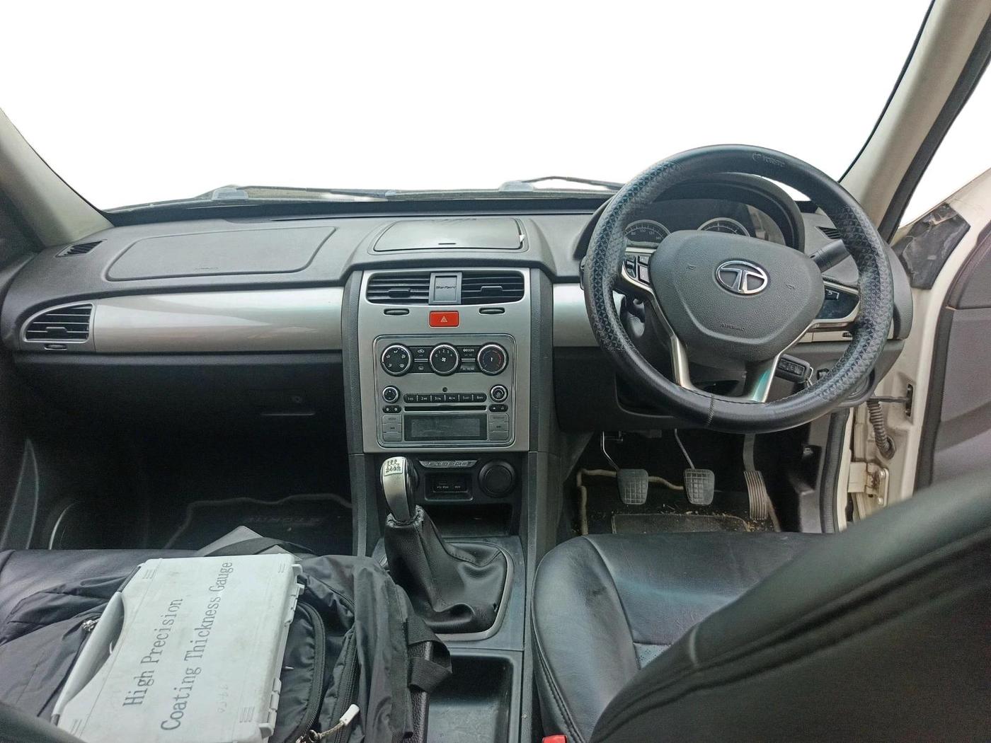 2016 Tata Safari Storme 2.2 VX 4X2, Diesel, Manual, 1,32,718 km, interior