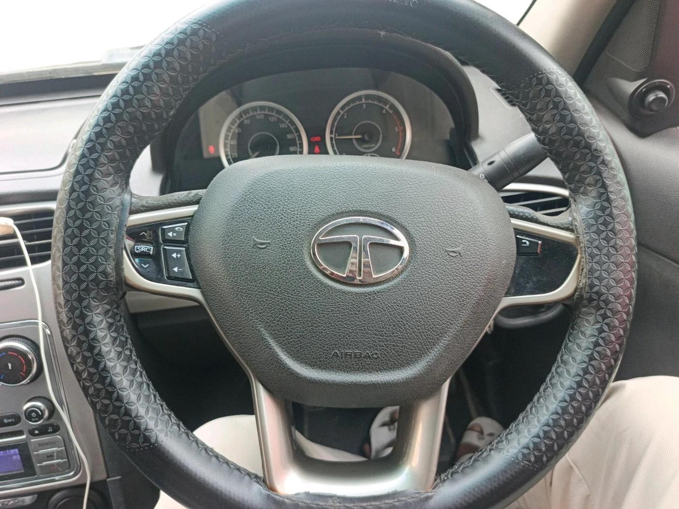 2016 Tata Safari Storme 2.2 VX 4X2, Diesel, Manual, 1,32,718 km, interior
