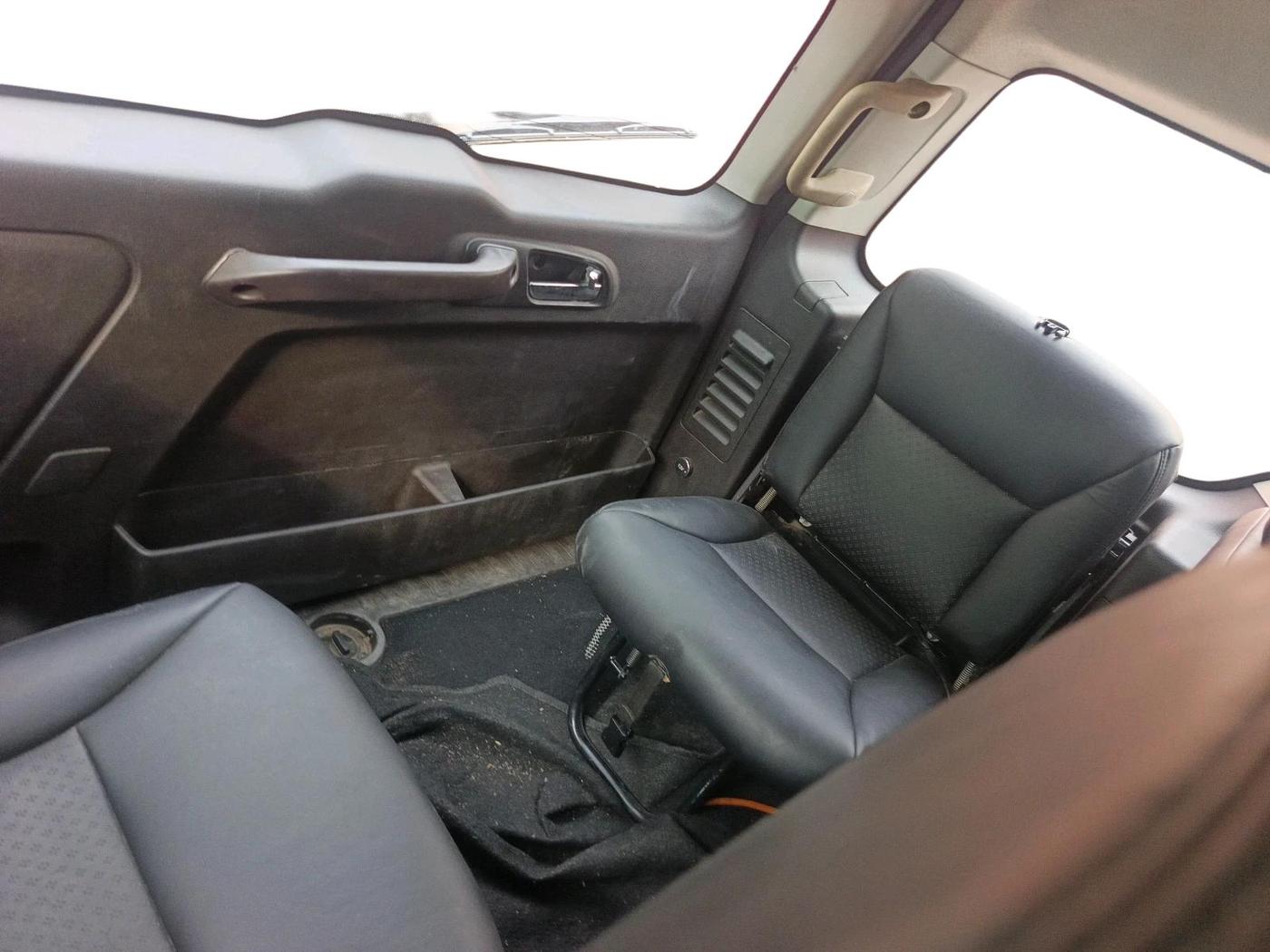 2016 Tata Safari Storme 2.2 VX 4X2, Diesel, Manual, 1,32,718 km, interior
