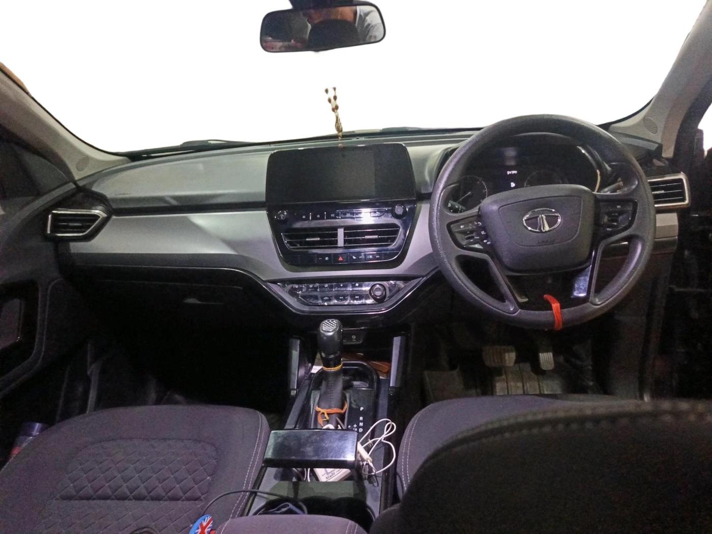 2022 Tata Harrier XTA PLUS 2.0L KRYOTEC DARK EDITION, Diesel, Automatic, 74,399 km, interior