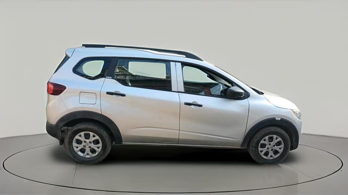 2020 Renault TRIBER RXE MT, Petrol, Manual, 51,425 km, exterior