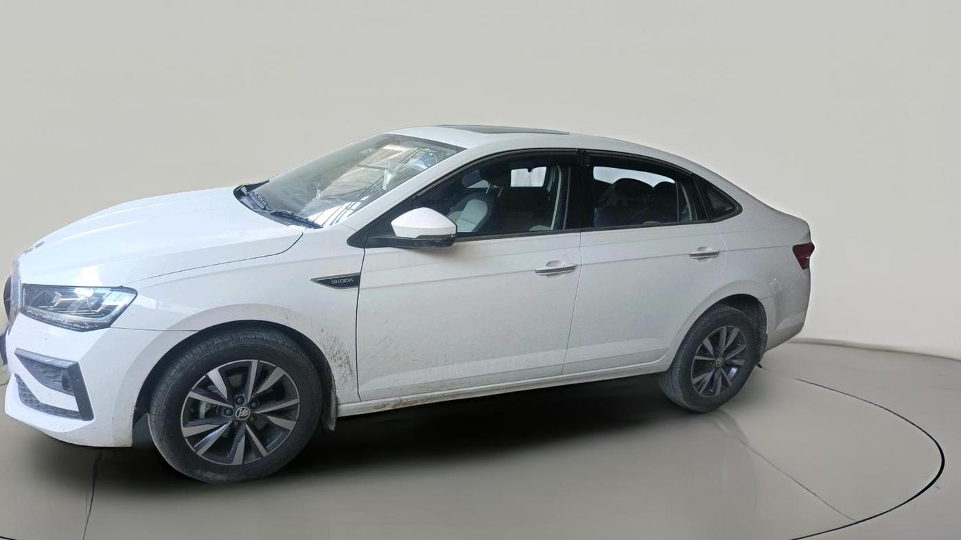 2025 Skoda SLAVIA Prestige 1.0L TSI MT, Petrol, Manual, 10,239 km, exterior