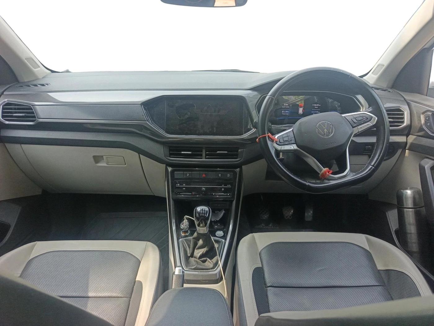 2023 Volkswagen TAIGUN TOPLINE 1.0 TSI MT, Petrol, Manual, 1,10,621 km, interior