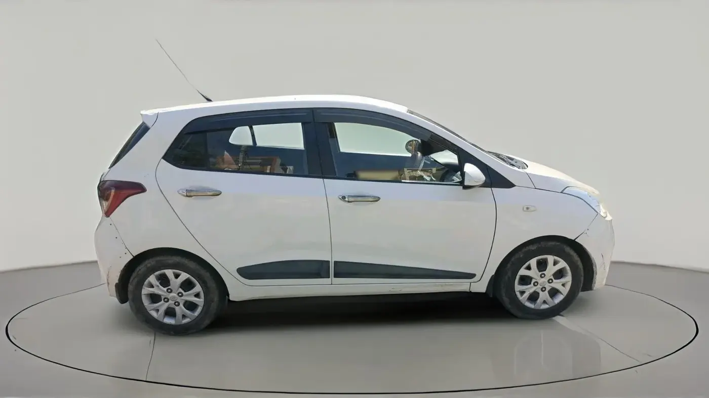 2013 Hyundai Grand i10 MAGNA 1.1 CRDI, Diesel, Manual, 1,11,952 km, exterior