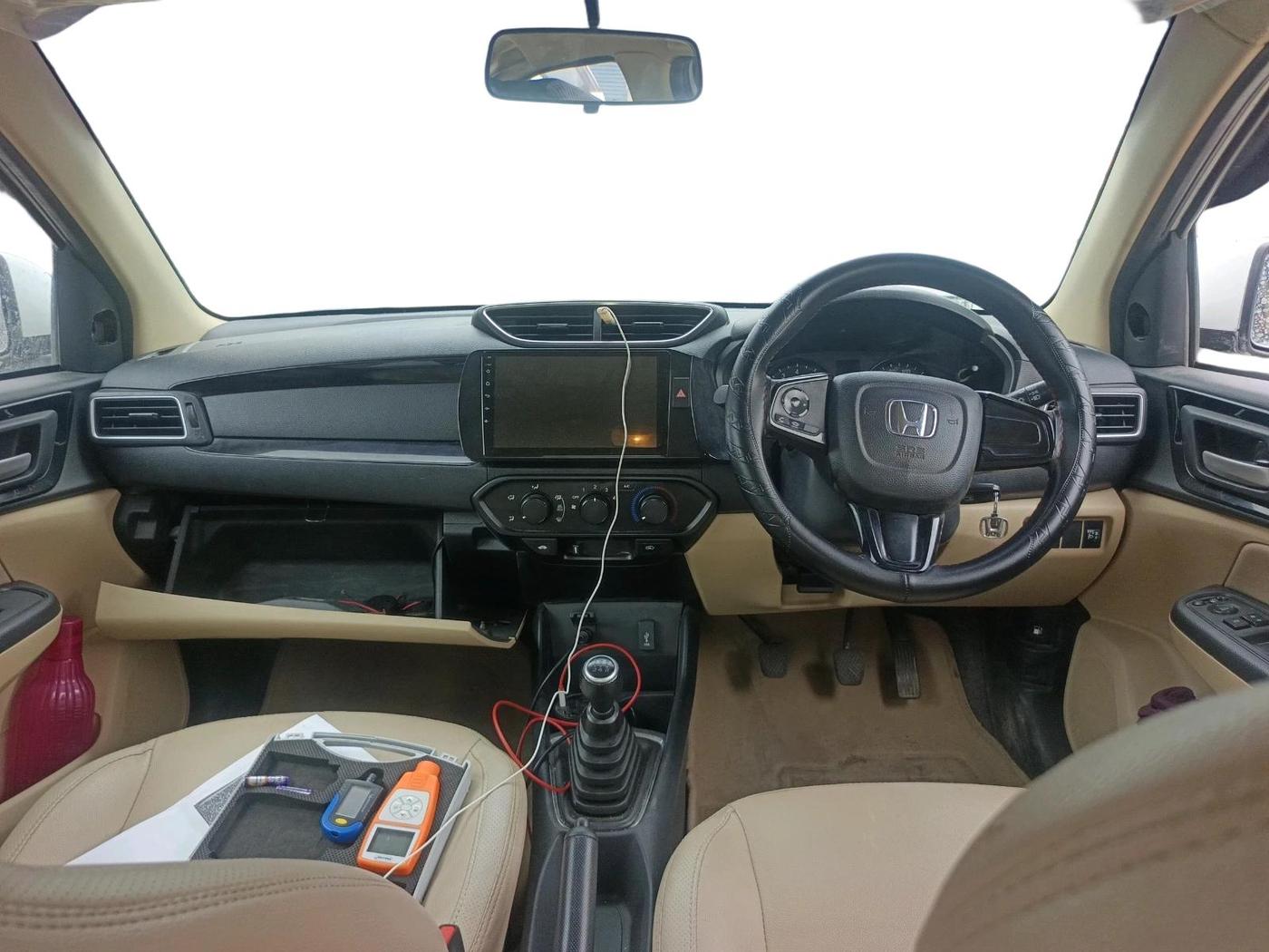 2021 Honda Amaze 1.2L I-VTEC S, CNG, Manual, 1,20,545 km, interior