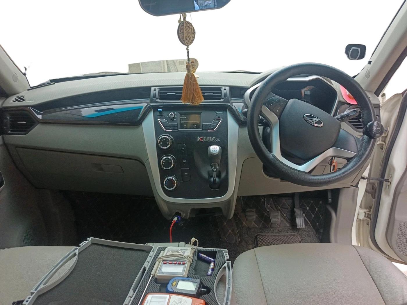 2017 Mahindra Kuv100 K8 6 STR, Petrol, Manual, 40,899 km, interior