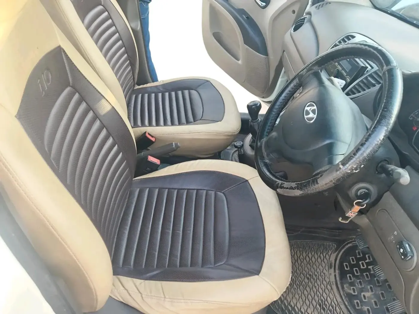 2012 Hyundai i10 MAGNA 1.1, CNG, Manual, 84,784 km, interior