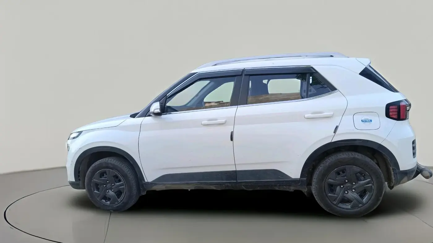 2024 Hyundai VENUE SX 1.2 PETROL, Petrol, Manual, 80,187 km, exterior