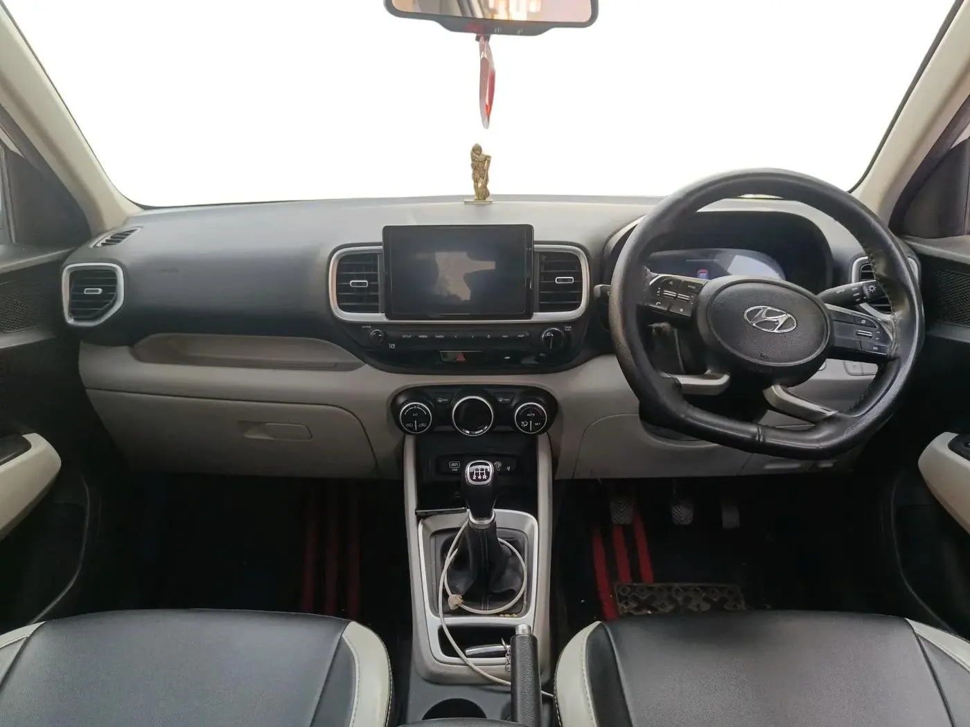 2024 Hyundai VENUE SX 1.2 PETROL, Petrol, Manual, 80,187 km, interior