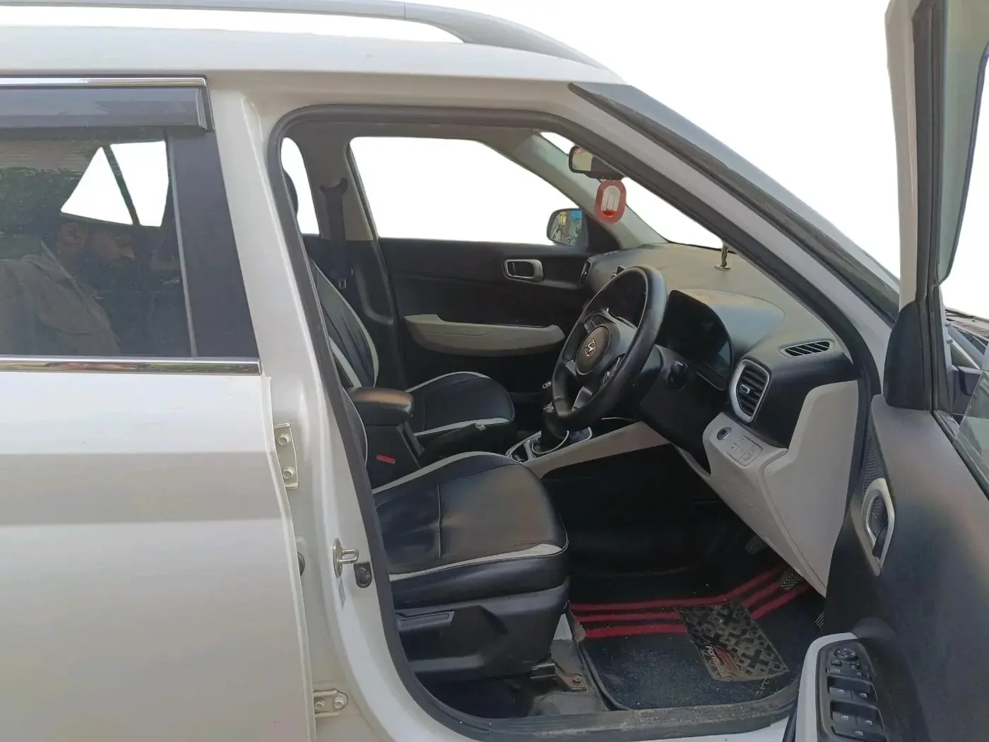 2024 Hyundai VENUE SX 1.2 PETROL, Petrol, Manual, 80,187 km, interior