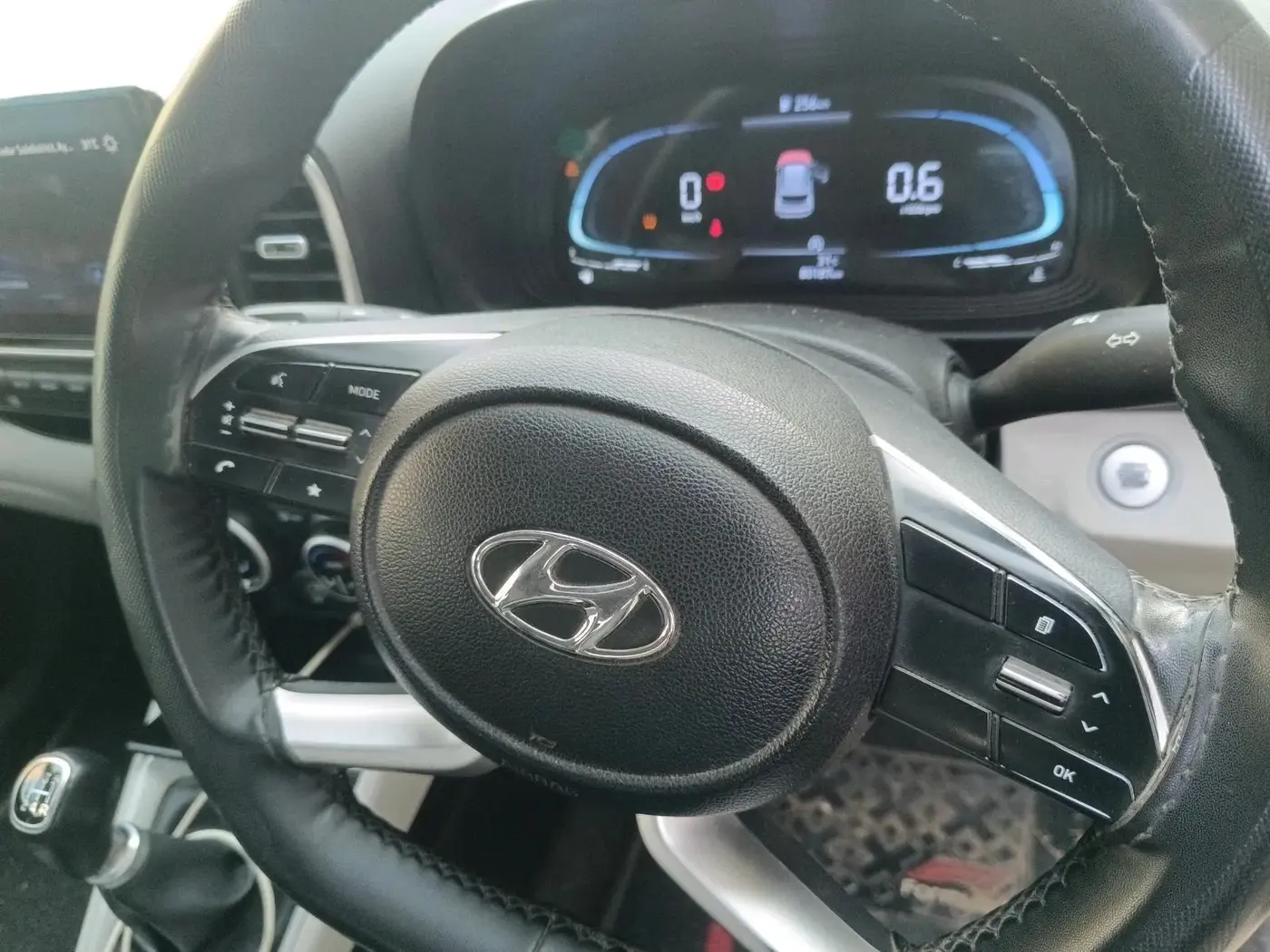 2024 Hyundai VENUE SX 1.2 PETROL, Petrol, Manual, 80,187 km, interior