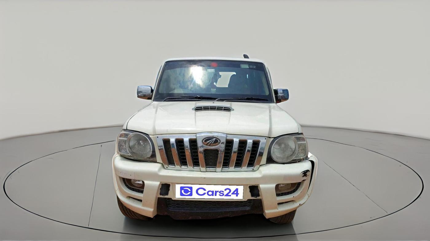 2014 Mahindra Scorpio SLE, Diesel, Manual, 83,558 km, exterior