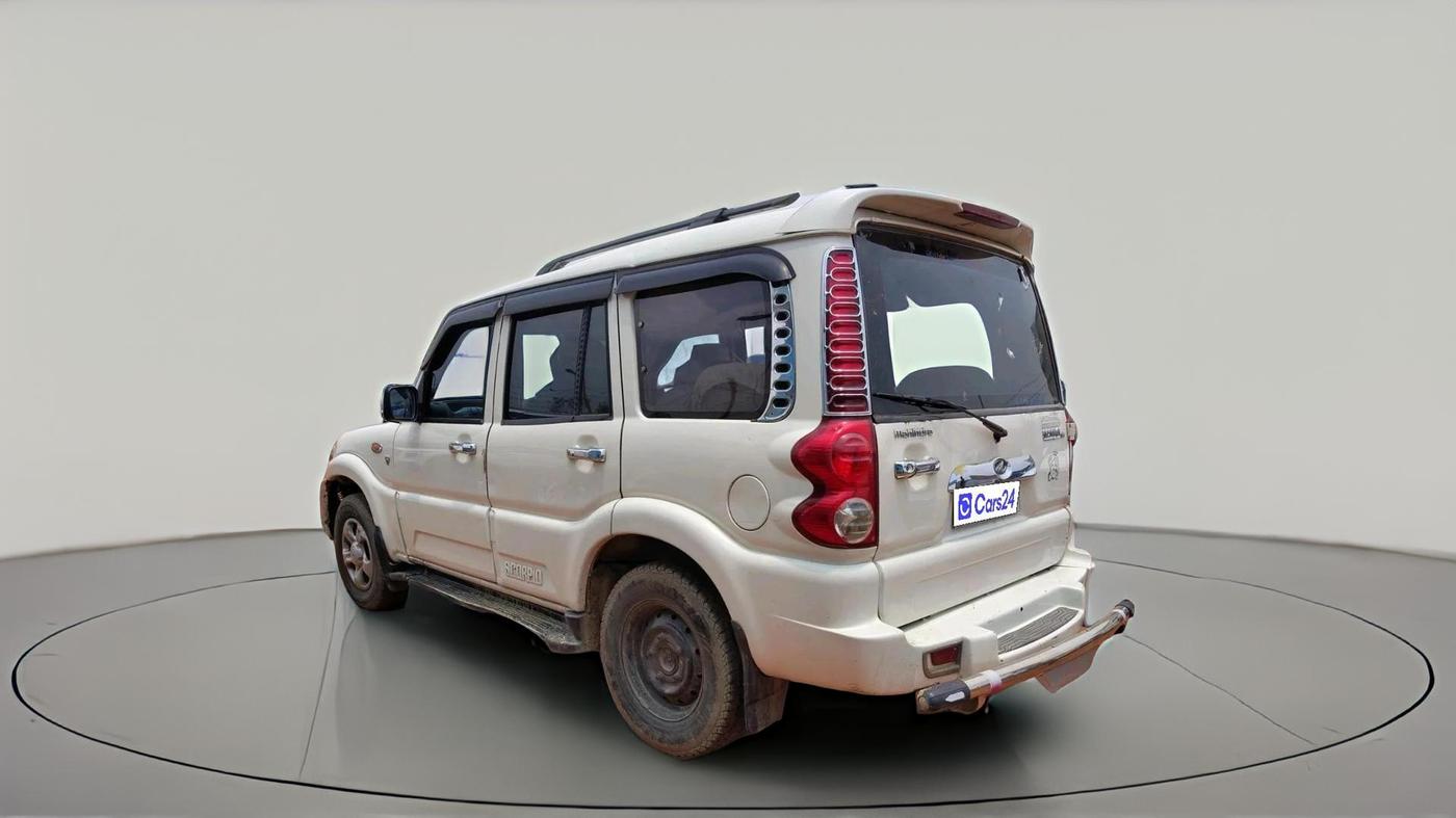 2014 Mahindra Scorpio SLE, Diesel, Manual, 83,558 km, exterior