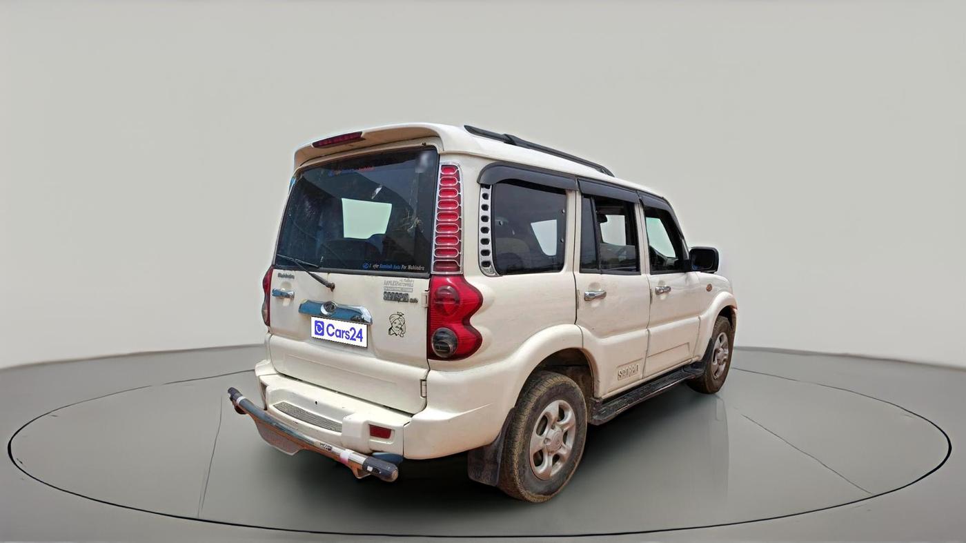 2014 Mahindra Scorpio SLE, Diesel, Manual, 83,558 km, exterior