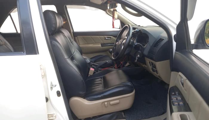 2016 Toyota Fortuner 3.0 4X2 MT, Diesel, Manual, 2,53,357 km, interior