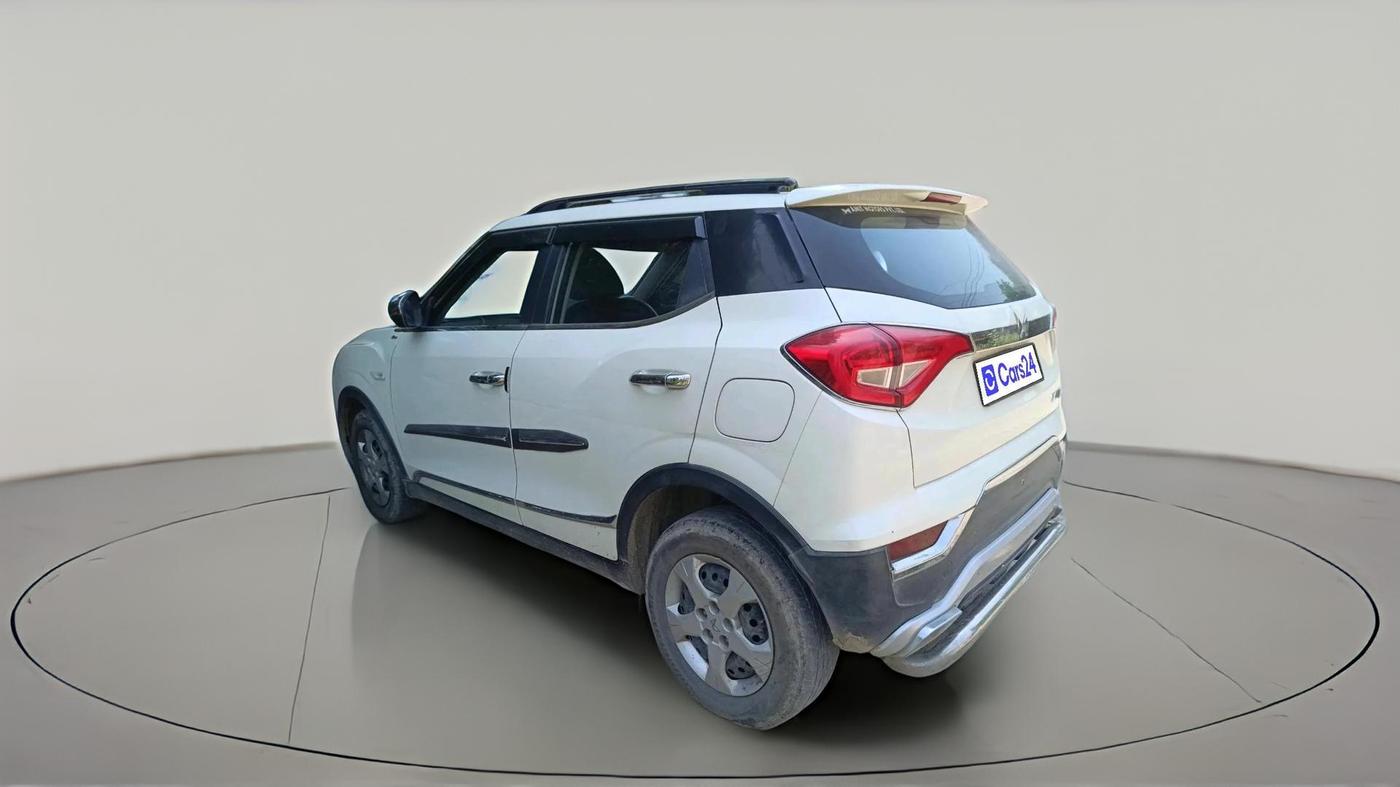 2023 Mahindra XUV300 W6 1.2 PETROL, Petrol, Manual, 1,26,527 km, exterior