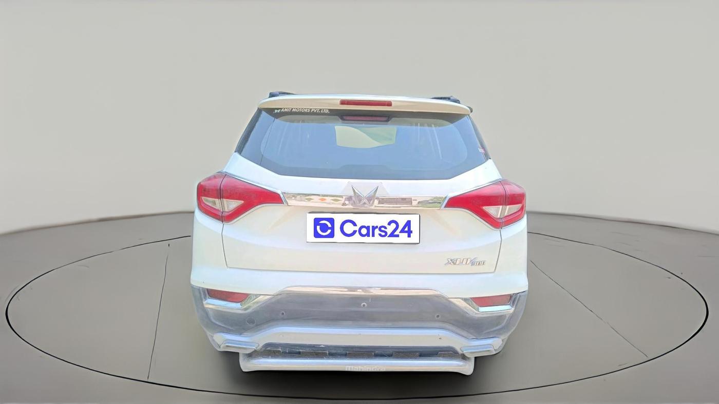2023 Mahindra XUV300 W6 1.2 PETROL, Petrol, Manual, 1,26,527 km, exterior