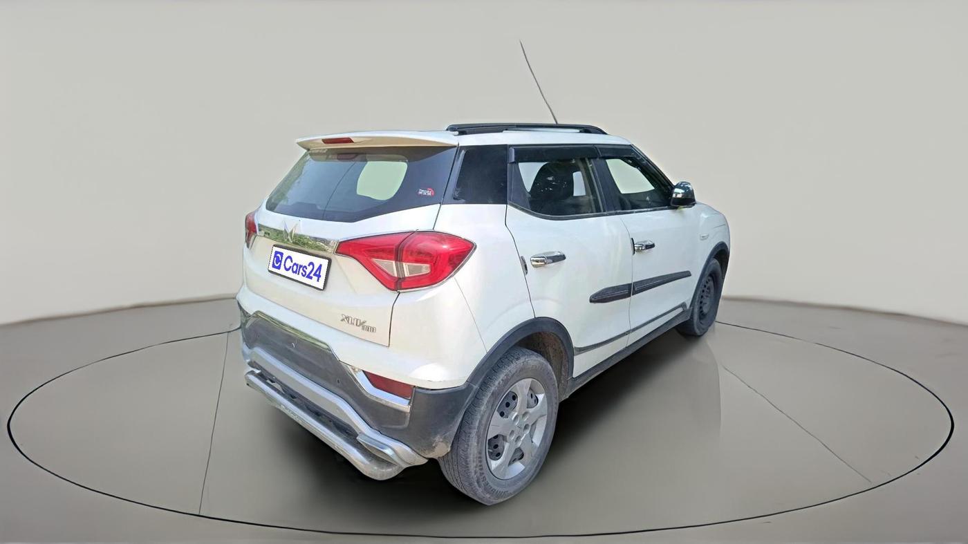 2023 Mahindra XUV300 W6 1.2 PETROL, Petrol, Manual, 1,26,527 km, exterior