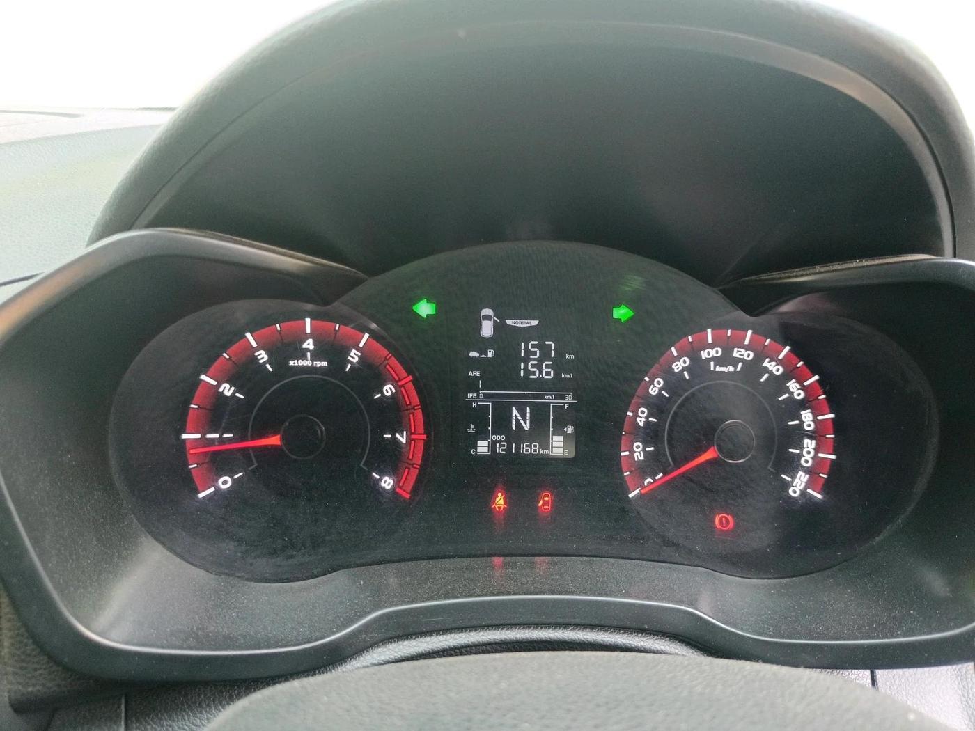 2023 Mahindra XUV300 W6 1.2 PETROL, Petrol, Manual, 1,26,527 km, interior