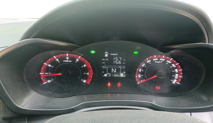 2023 Mahindra XUV300 W6 1.2 PETROL, Petrol, Manual, 1,21,168 km, interior