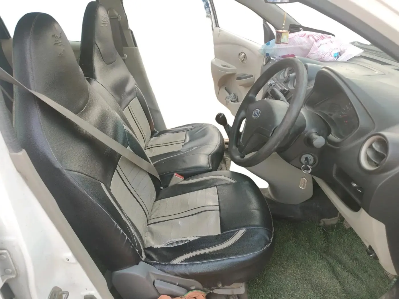 2017 Datsun Go Plus T, Petrol, Manual, 1,12,678 km, interior