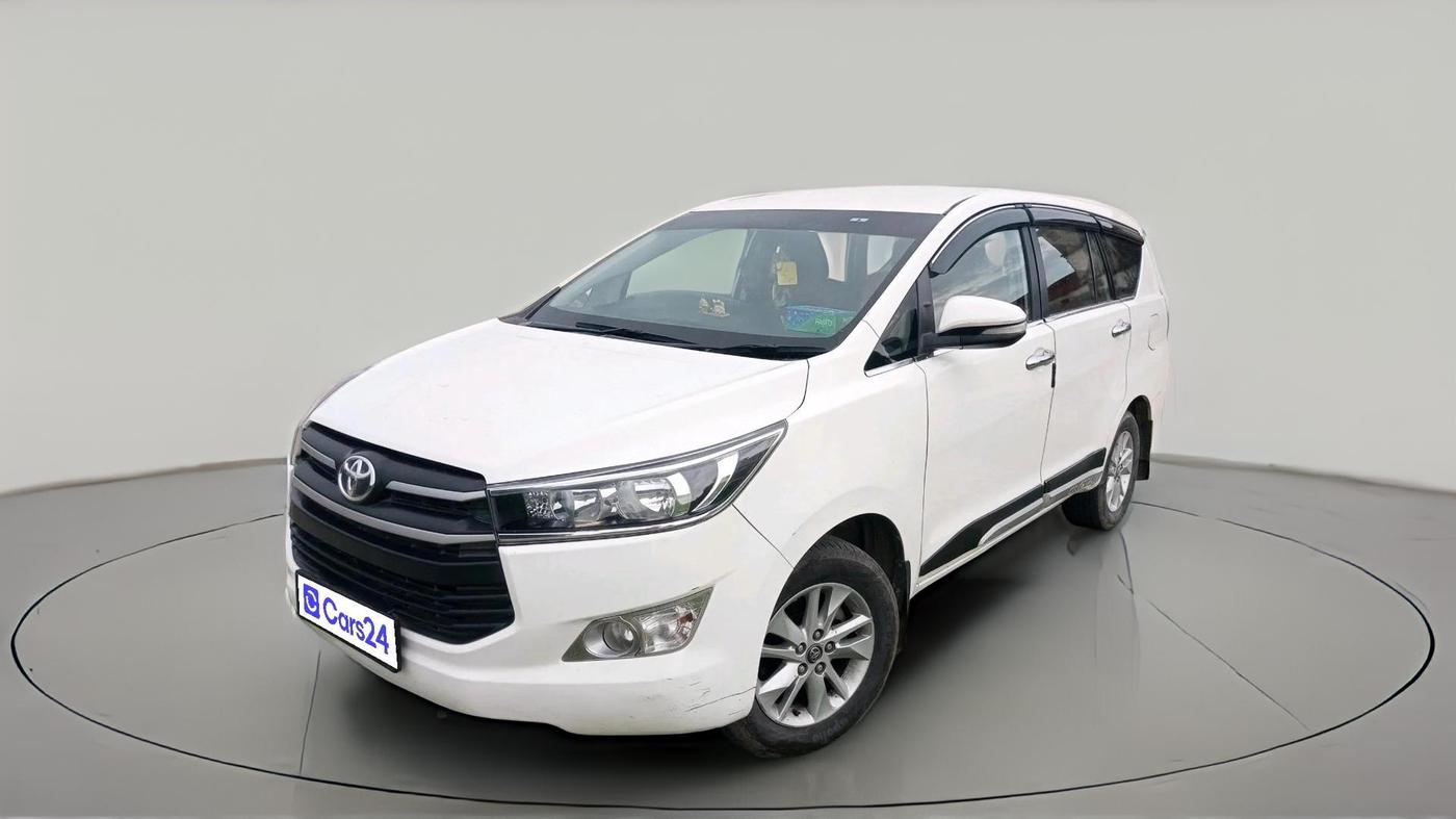 2017 Toyota Innova Crysta 2.4 GX 8 STR, Diesel, Manual, 2,72,371 km, exterior