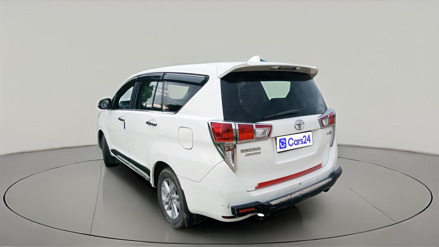 2017 Toyota Innova Crysta 2.4 GX 8 STR, Diesel, Manual, 2,72,371 km, exterior