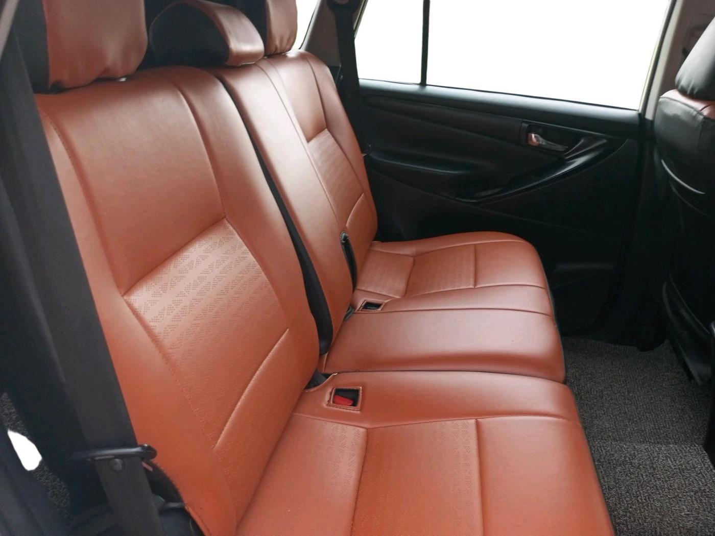 2017 Toyota Innova Crysta 2.4 GX 8 STR, Diesel, Manual, 2,72,371 km, interior