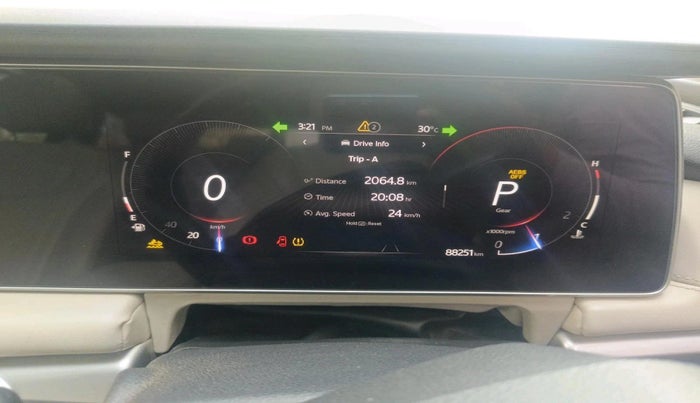 2022 Mahindra XUV700 AX 7 LUXURY D AT 7 STR, Diesel, Automatic, 88,251 km, interior