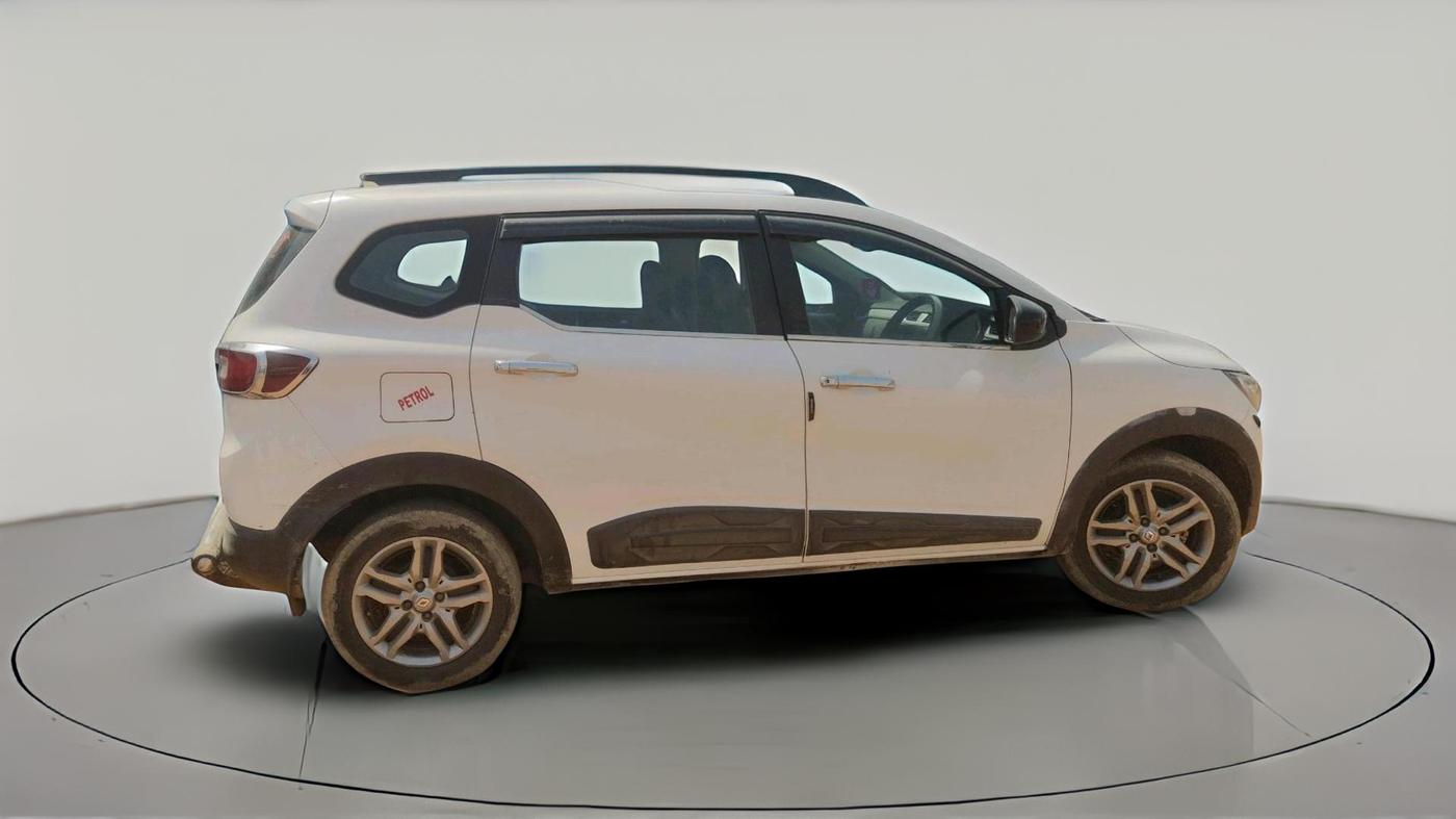 2021 Renault TRIBER RXZ, Petrol, Manual, 1,29,406 km, exterior