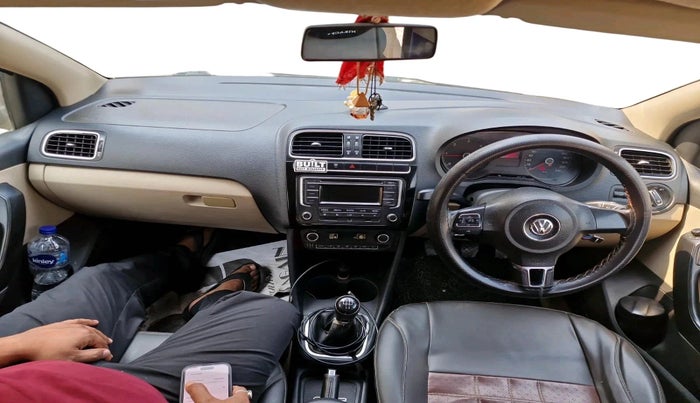 2014 Volkswagen Polo HIGHLINE DIESEL, Diesel, Manual, 1,32,257 km, interior