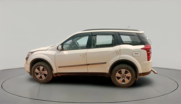 2015 Mahindra XUV500 W8, Diesel, Manual, 1,00,990 km, exterior