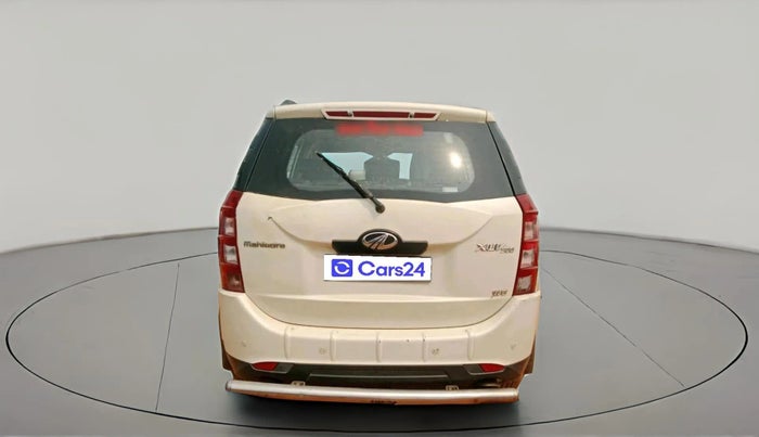 2015 Mahindra XUV500 W8, Diesel, Manual, 1,00,990 km, exterior