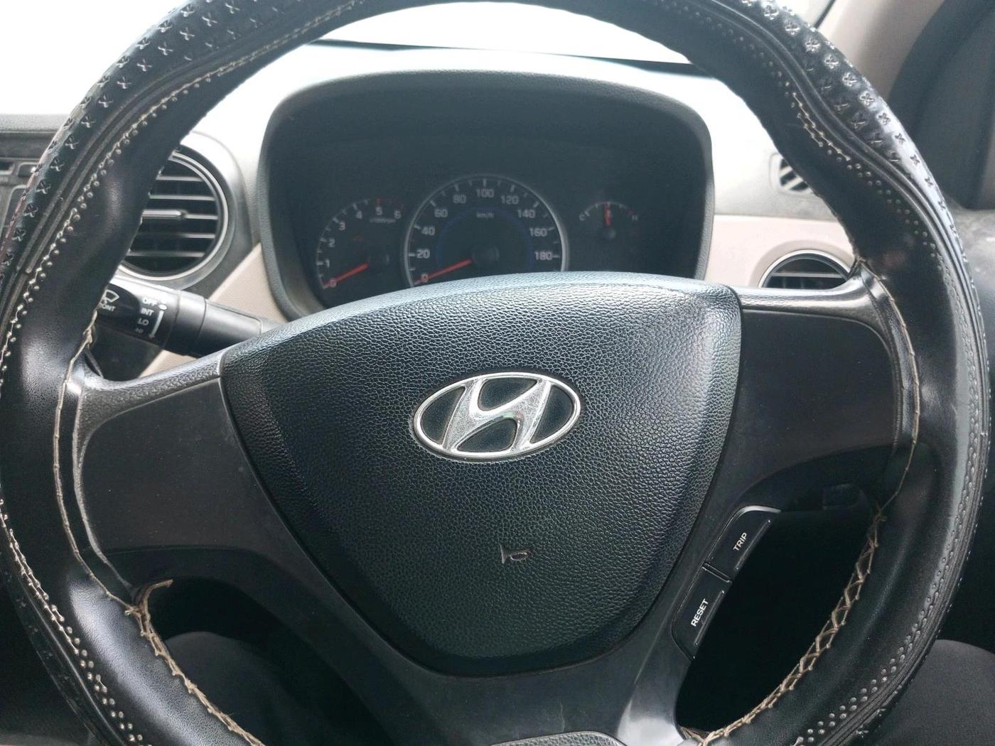 2014 Hyundai Grand i10 SPORTZ 1.1 CRDI, Diesel, Manual, 1,77,138 km, interior