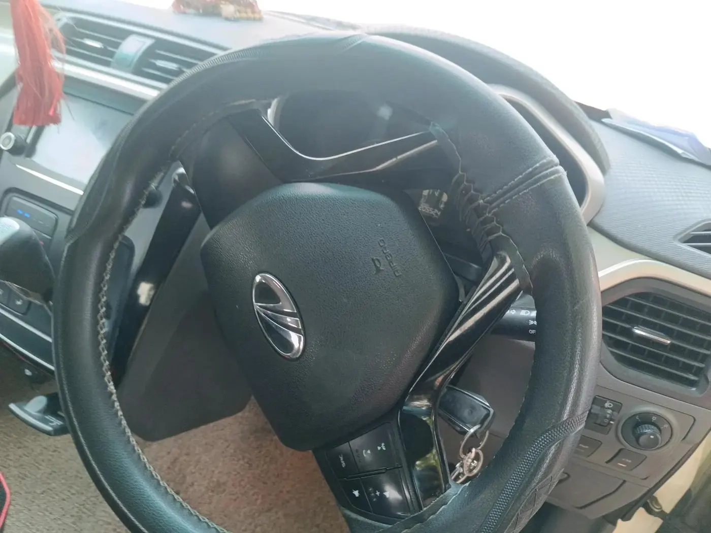 2018 Mahindra KUV 100 NXT K6+ D 6 STR, Diesel, Manual, 2,05,524 km, interior