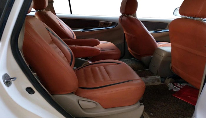 2013 Toyota Innova 2.5 G 7 STR, Diesel, Manual, 1,51,731 km, interior