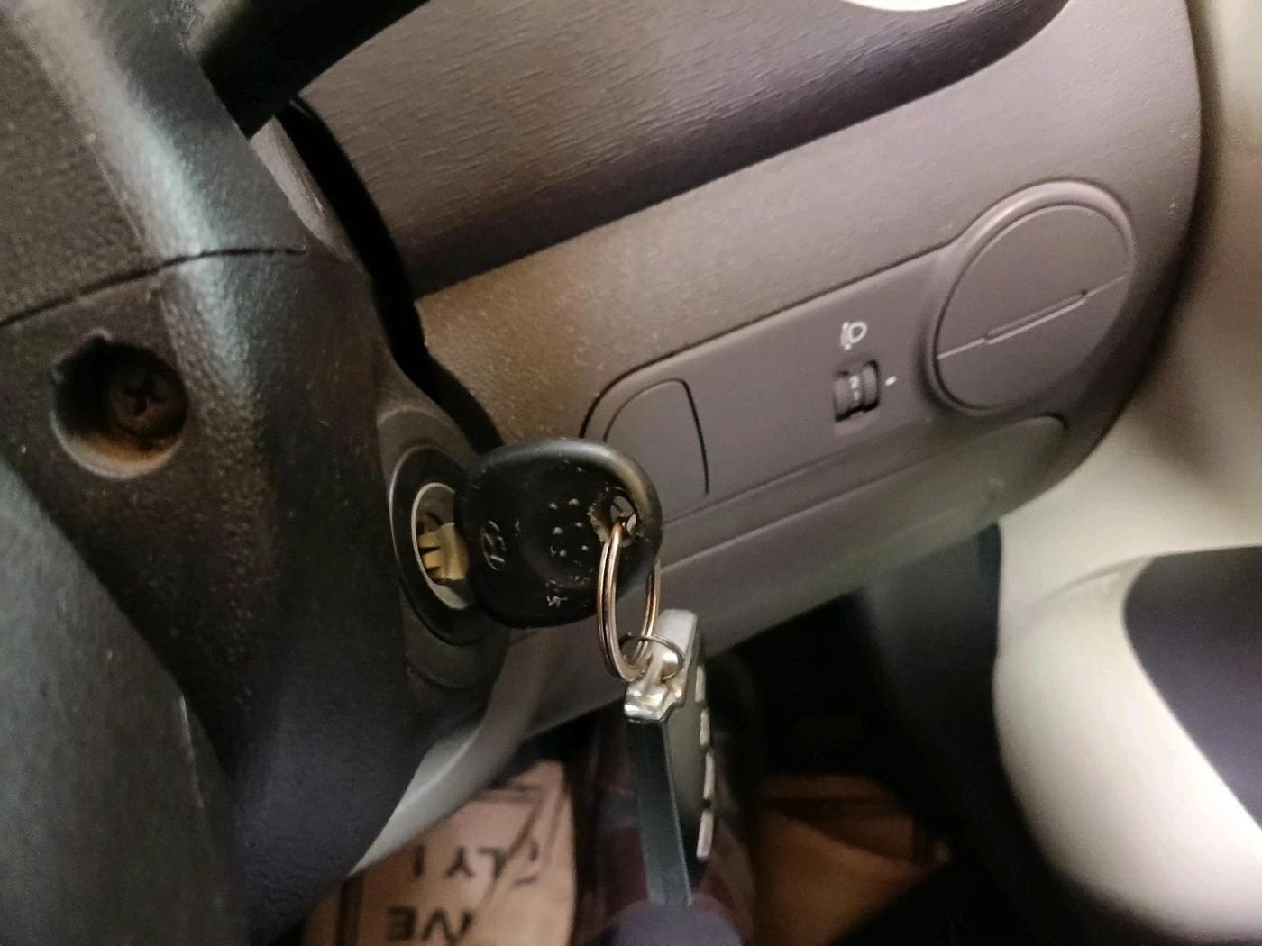 2011 Hyundai i10 ERA 1.1, CNG, Manual, 1,00,293 km, interior