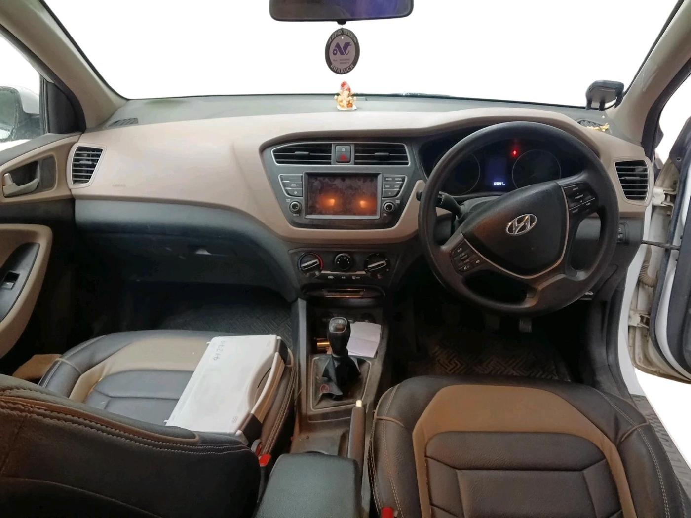 2020 Hyundai Elite i20 SPORTZ PLUS 1.2, Petrol, Manual, 69,897 km, interior