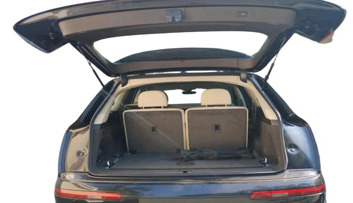 2018 Audi Q7 45 TDI QUATTRO PREMIUM PLUS, Diesel, Automatic, 1,44,698 km, exterior